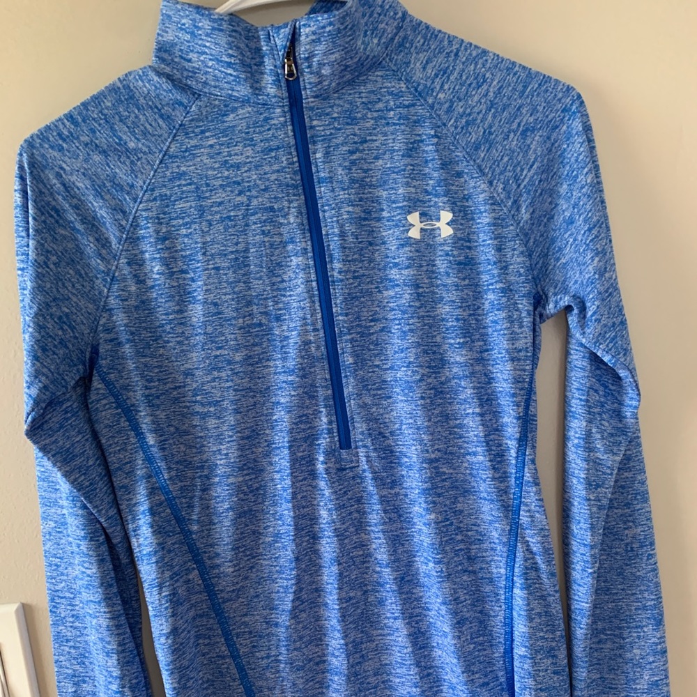 NWOT UA women’s loose heat gear half zip up
